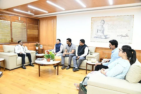 असम के मुख्य सचिव, एनईएचएचडीसी ने स्थानीय शिल्प और पर्यटन विपणन को बढ़ावा देने पर चर्चा की
