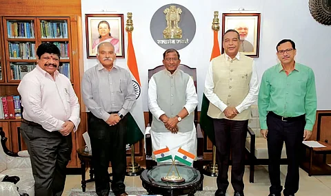असम के राज्यपाल ने सैनिक कल्याण निदेशालय के साथ बैठक की