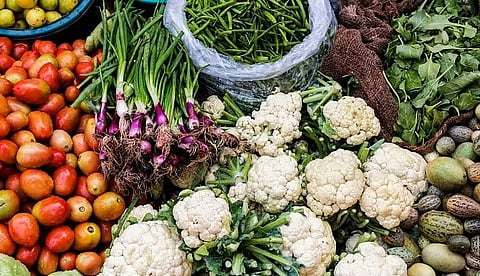 गुवाहाटी: बाढ़ से आपूर्ति बाधित होने से शहर में सब्जियों के दाम बढ़े