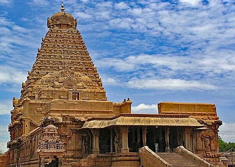 सुप्रीम कोर्ट में जनहित याचिका में भारत भर के मंदिरों के प्रशासन की निगरानी के लिए समिति गठित करने की माँग