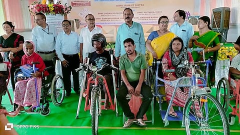 सोनितपुर में वरिष्ठ नागरिकों और दिव्यांगजनों को सहायक उपकरण वितरित किए गए