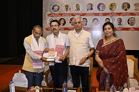 गुवाहाटी : प्रागज्योतिषपुर महोत्सव के समापन समारोह में साहित्य जगत की दिग्गज हस्तियाँ चमके