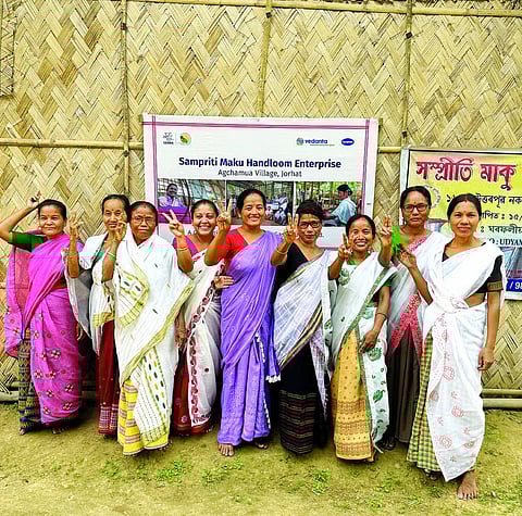 बुनकर से विजेता: असम की 3,500 महिलाएँ बनी उद्यमी