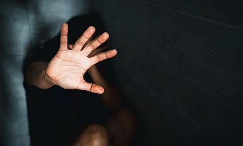 चलती कार में किशोरी पर हमले का प्रयास, पीड़िता को जगीरोड से बचाया गया