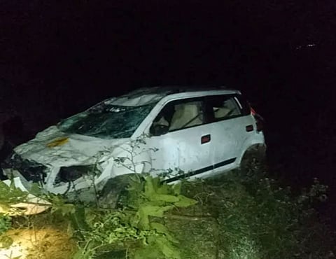 सिक्किम में शादी के मेहमानों की गाड़ी ट्रक से टकराने से 3 की मौत