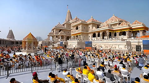 प्रधानमंत्री मोदी ने राम मंदिर पर फहराया भगवा ध्वज , भारत के सांस्कृतिक पुनर्जागरण का प्रतीक