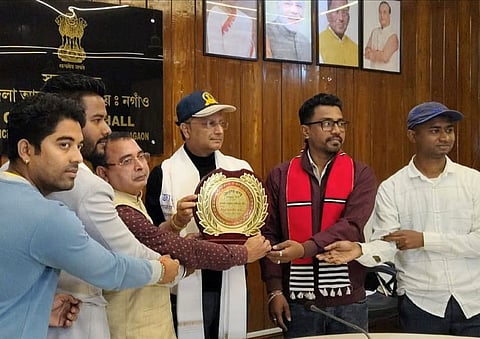 नगाँव के डीसी देवाशीष शर्मा को समन्नय रैक्स फेस्टिवल में 'असम सनतान गौरव पुरस्कार' मिला