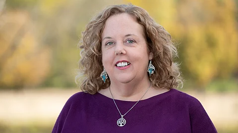Headshot of Sheila Applegate MSW, Author, Co-founder of Consciously Awesome.