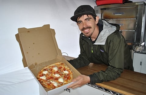 Take it Outside: Beacon Hill Pizza Cart Brings Years of Experience to Local Pies