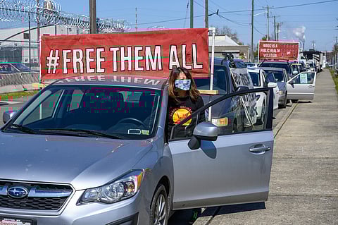 La Resistencia and Tsuru for Solidarity held a caravan "honk in" outside NWDC on April 8. (Photo: Sharon H. Chang)