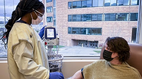 Fred Hutch Seeks Volunteers With COVID-19 to Join Tests of Therapies