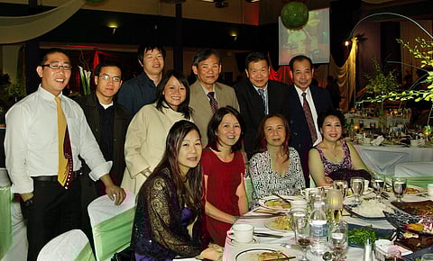 The Ngời Việt Ty Bắc newspaper staff and their family members in 2009. Photo courtesy of Julie Pham.
