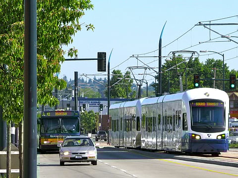 Image is attributed to Oran Viriyincy (under a Creative Commons, CC bY-SA 2.0 license).