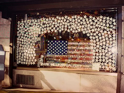 A New York gallery window tribute to fallen first responders. (Photo: Sharon Maeda)