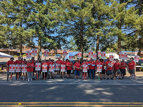 Meeker Middle School educators and staff went on strike on Thursday, Aug. 25, 2022. (Photo: Ari Robin McKenna)