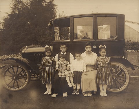 The Murakami family visits Volunteer Park in 1923. (Photo: Murakami Family Collection, courtesy of the Wing Luke Museum.)