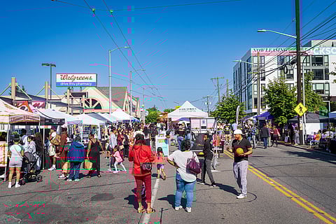 Community members gathered at 23rd and Jackson Street for the Honoring Our Black Wall Streets event. (Photo: Ronnie Estoque)