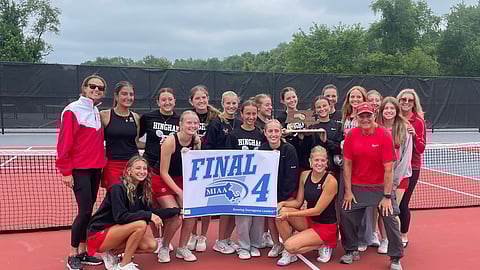 Hingham Rolls Past Amherst-Pelham, Heads to State Semifinals