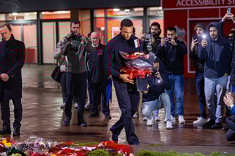 Trent Alexander-Arnold paying his respects to Jota & Silva
