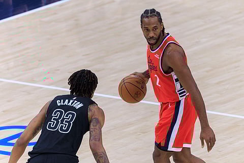 Kawhi Leonard of Los Angeles Clippers with the ball