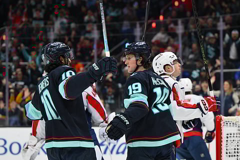Jared McCann celebrates his goal against Washington Capitals