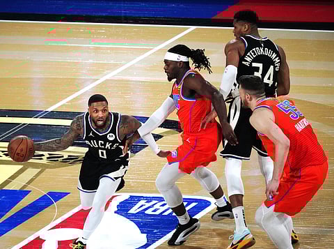 Milwaukee Bucks and Oklahoma City Thunder players in action