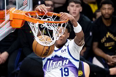 Ace Bailey attempts a dunk