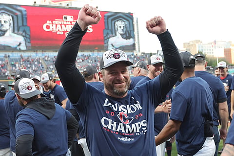 Cleveland Guardians manager Stephen Vogt