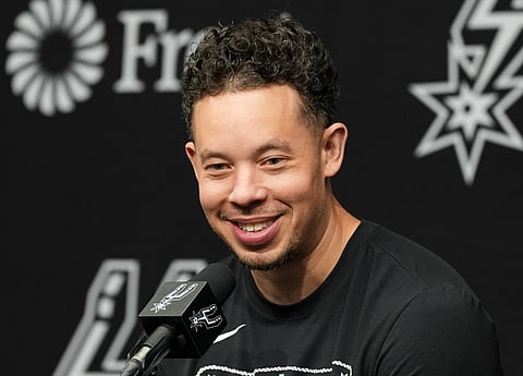 San Antonio Spurs coach Mitch Johnson