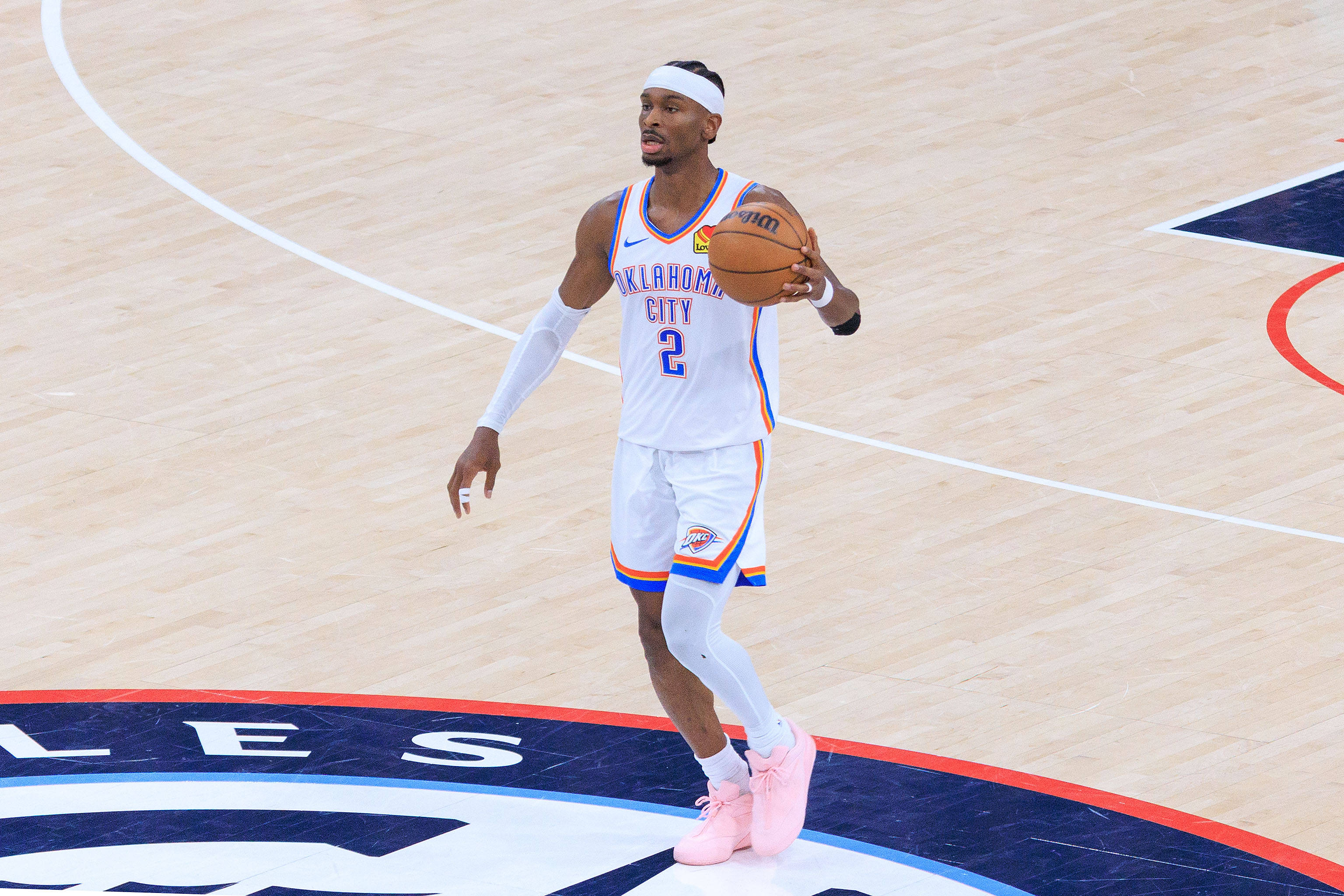 Shai Gilgeous-Alexander in action