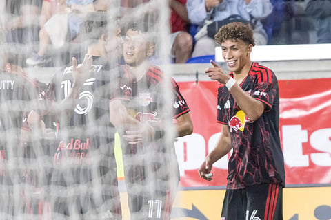 Jorge Ruvalcaba celebrates his goal