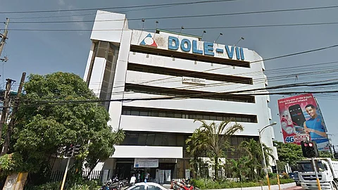 Dole 7 bars politicians from job fairs