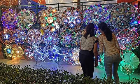 Non-monetary gifts urged for Christmas carolers