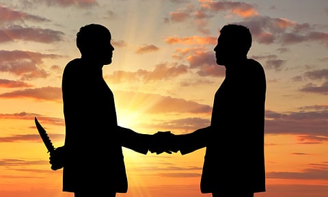 Revealing how to spot two-faced people