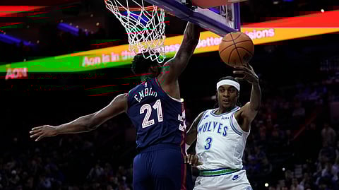 Embiid mituboy sa Sixers batok Wolves