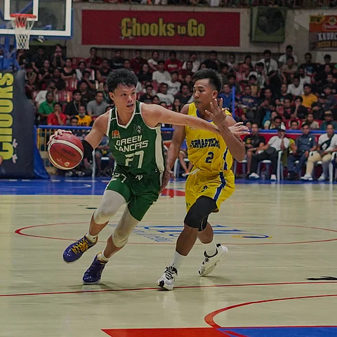 SPARK. AJ Sacayan sank a corner triple that sparked the University of the Visayas’ breakaway in the fourth.