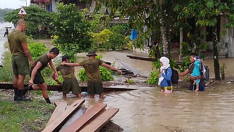 The 60th Infantry (MEDIATOR) Battalion deployed humanitarian
assistance and disaster response (HADR) teams to communities affected by flooding
brought by the continuous heavy rains in Davao del Norte on January 16, 2024.
