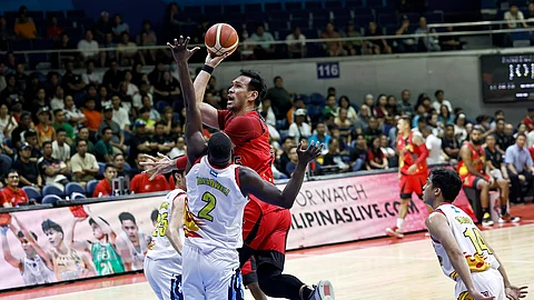 NEEDS CLEARANCE. Cebuano hoops star June Mar Fajardo is all set to return to action for the San Miguel Beermen. / PBA