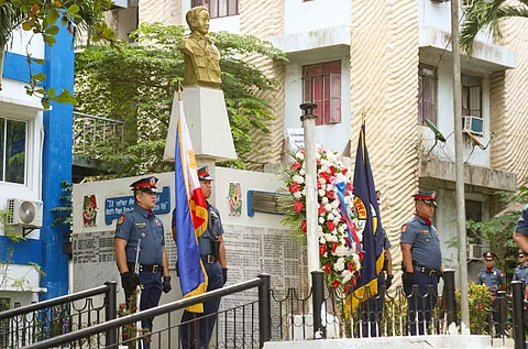 VP Sara pays tribute to SAF 44