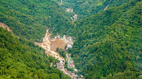 7 dead, 48 missing in Maco landslide