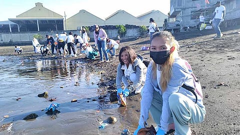 CAGAYAN DE ORO. Over 50 volunteers in Cagayan de Oro City participated in the cleanup drive along the shore of the Lower Bantiles in Barangay Bugo in a bid to keep the local environment clean and pleasant.
