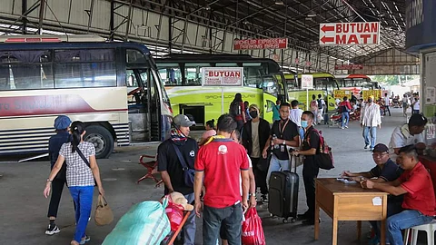 21 buses get special permits for
holy week