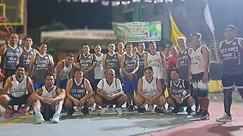 NATUKOD: Ang mga sakop sa bag-ong natukod nga Deca-1 40-Up nga nagpahulagway human sa ilang inaugural exhibition game, Biyernes, Abril 26. 2024 diha sa Deca 1 open court.