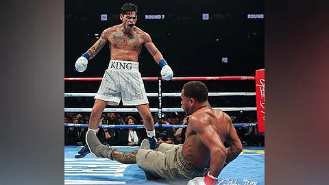 Photo from Golden Boy Boxing Facebook page