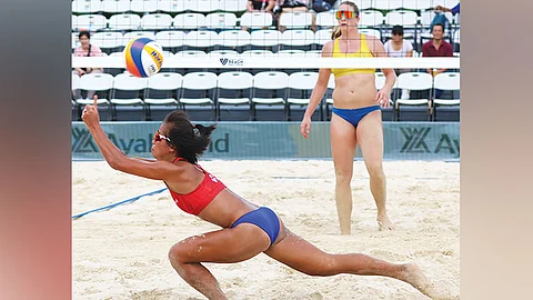BEACH ACTION. Gen Eslapor will team up with Kly Orillaneda for the women’s draw of the Smart AVC Beach Tour Nuvali Open on April
4 to 7. / CONTRIBUTED