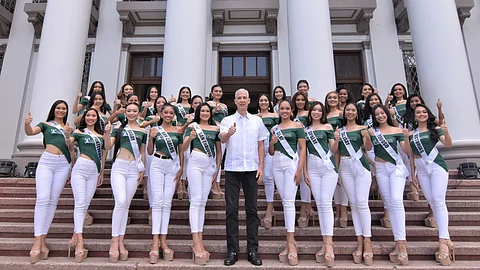 Negros Occidental Governor Eugenio Jose Lacson with the candidates of this year’s Lin-ay sang Negros.