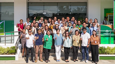 LandBank Sipalay branch moves to new home