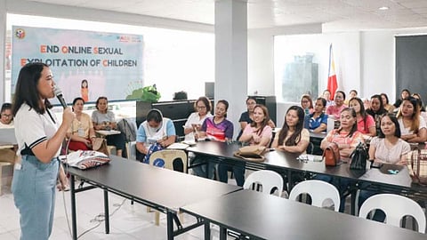 ANTI-OSAEC: Ang PLDT ug ang wireless unit niini nga Smart Communications Inc. (Smart), kauban ang Bidlisiw Foundation Inc. ug Terre des Hommes Netherlands nagbansay sa 80 ka mga magtutudlo ug barangay social workers sa dakbayan sa Naga, Cebu sa pagsabot sa Republic Act (RA) 11930, o ang Anti- Osaec ug Anti-Child Sexual Abuse or Exploitation Materials Act, ug RA 11862 o ang Expanded Anti-Trafficking in Persons Act. / PLDT