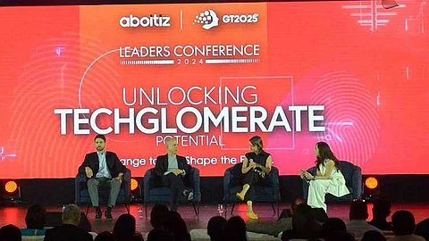 MANILA. (From left) Aboitiz Equity Ventures’ Chief Synergy Officer Eduardo “Dudes” Aboitiz, Chief Strategy Officer Chris Beshouri, and Transformation Head Dea Franko-Csuba discussed Aboitiz’s transformation journey and the next steps to evolve the Group into the country’s first techglomerate. Onstage with them is Master of Ceremonies and Union Bank Co-brand Product Manager Jerrica Pastor.