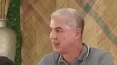 APRUBAHAN: Si Negros Occidental Governor Eugenio Jose Lacson naglaum nga ang Negros Island Region (NIR) bill aprubahan ug pirmahan ni Presidente Ferdinand Marcos Jr. / FILE